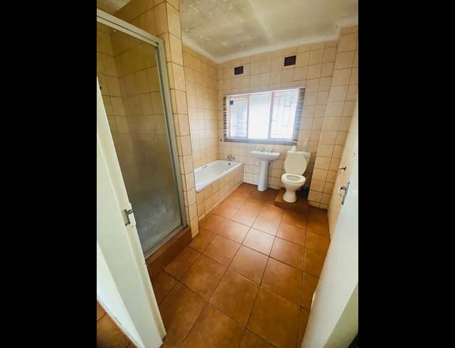 3 BEDROOM APARTMENT FOR SALE IN WITFIELD